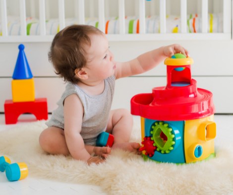 bebe aprendiendo